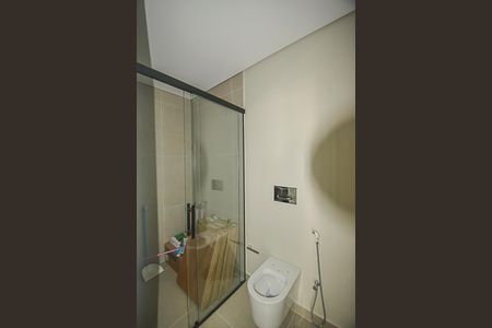 Casa de condomínio à venda com 680m², 4 quartos e 6 vagasBanheiro de serviço 1