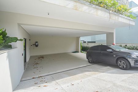 Casa de condomínio à venda com 680m², 4 quartos e 6 vagasGaragem