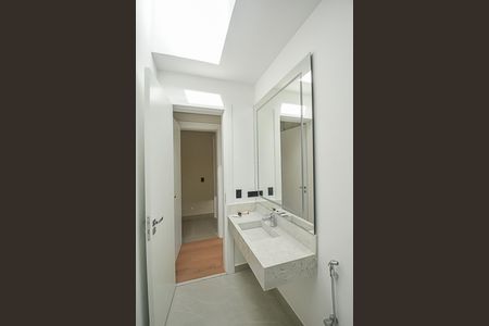 Casa de condomínio à venda com 680m², 4 quartos e 6 vagasBanheiro da Suíte 3