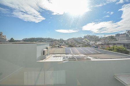 Casa de condomínio à venda com 680m², 4 quartos e 6 vagasVista do Quarto 2 - Suíte