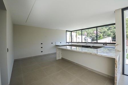 Casa de condomínio à venda com 680m², 4 quartos e 6 vagasCozinha