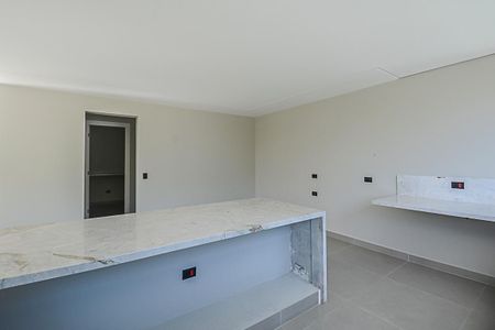 Casa de condomínio à venda com 680m², 4 quartos e 6 vagasCozinha