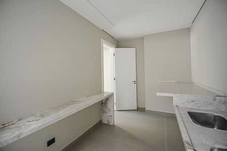 Casa de condomínio à venda com 680m², 4 quartos e 6 vagasÁrea de Serviço