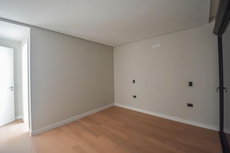 Casa de condomínio à venda com 680m², 4 quartos e 6 vagasQuarto Suíte