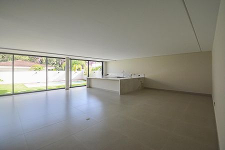 Casa de condomínio à venda com 680m², 4 quartos e 6 vagasSalão de festas
