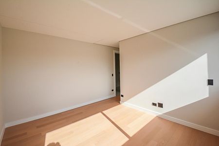 Casa de condomínio à venda com 680m², 4 quartos e 6 vagasQuarto 2 - Suíte