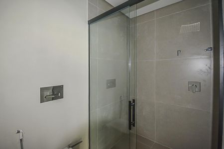 Casa de condomínio à venda com 680m², 4 quartos e 6 vagasBanheiro de serviço 2