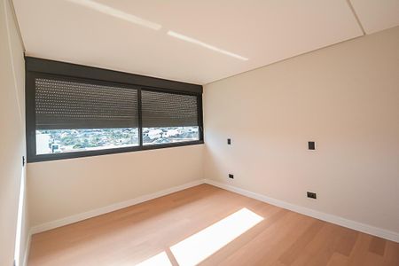 Casa de condomínio à venda com 680m², 4 quartos e 6 vagasQuarto 2 - Suíte