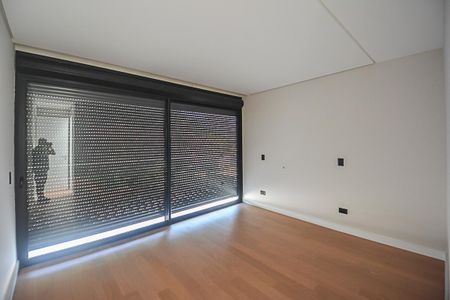 Casa de condomínio à venda com 680m², 4 quartos e 6 vagasQuarto 3 - Suíte