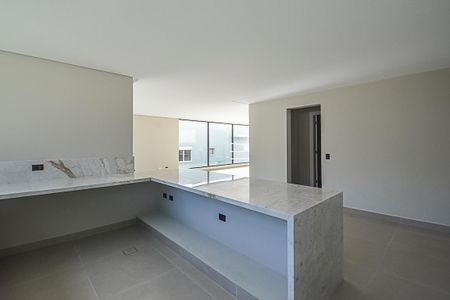 Casa de condomínio à venda com 680m², 4 quartos e 6 vagasCozinha