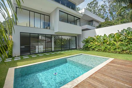 Casa de condomínio à venda com 680m², 4 quartos e 6 vagasPiscina