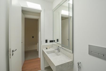 Casa de condomínio à venda com 680m², 4 quartos e 6 vagasBanheiro da Suíte 3