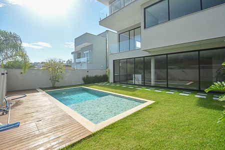 Casa de condomínio à venda com 680m², 4 quartos e 6 vagasPiscina