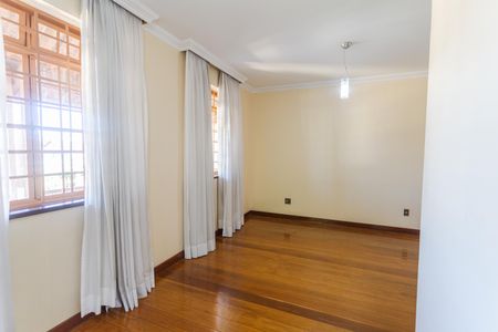 Casa à venda com 360m², 5 quartos e 5 vagasSala 1