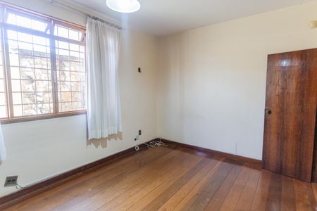 Casa à venda com 360m², 5 quartos e 5 vagasQuarto 2