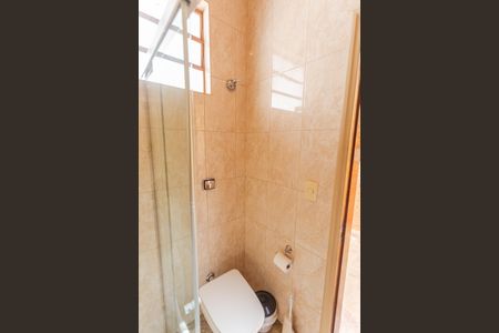 Casa à venda com 360m², 5 quartos e 5 vagasBanheiro de serviço