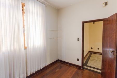 Casa à venda com 360m², 5 quartos e 5 vagasQuarto 3