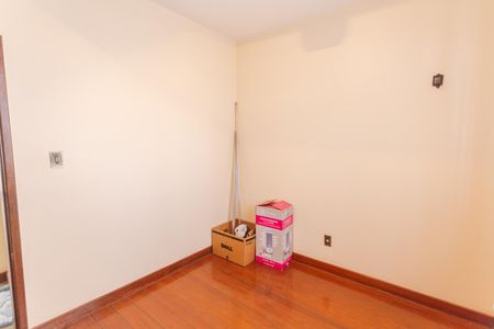 Casa à venda com 360m², 5 quartos e 5 vagasQuarto 5 no 2° Andar