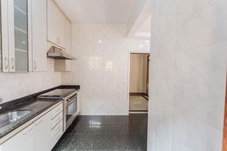 Casa à venda com 360m², 5 quartos e 5 vagasCozinha