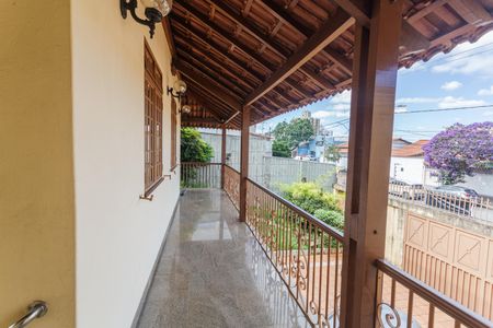 Casa à venda com 360m², 5 quartos e 5 vagasVaranda da Entrada