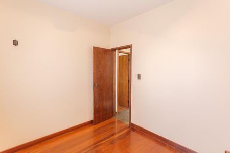 Casa à venda com 360m², 5 quartos e 5 vagasQuarto 5 no 2° Andar