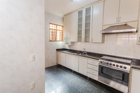 Casa à venda com 360m², 5 quartos e 5 vagasCozinha