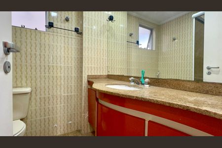 Apartamento à venda com 71m², 3 quartos e 1 vagaBanheiro