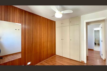 Apartamento à venda com 71m², 3 quartos e 1 vagaQuarto 2