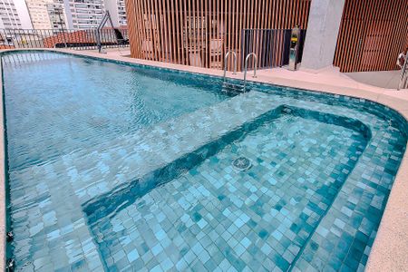 Studio à venda com 18m², 1 quarto e sem vaga Studio à venda com 18m², 1 quarto e sem vagaÁrea comum - Piscina