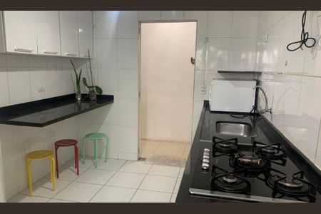 Apartamento à venda com 77m², 2 quartos e 1 vaga