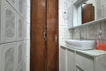 Casa à venda com 112m², 2 quartos e 1 vaga Casa à venda com 112m², 2 quartos e 1 vagaBanheiro