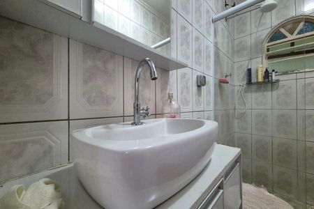 Casa à venda com 112m², 2 quartos e 1 vaga Casa à venda com 112m², 2 quartos e 1 vagaBanheiro