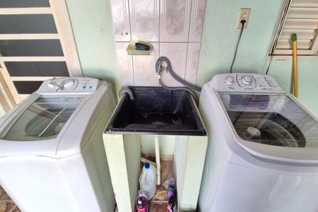 Casa à venda com 112m², 2 quartos e 1 vaga Casa à venda com 112m², 2 quartos e 1 vagaÁrea de Serviço