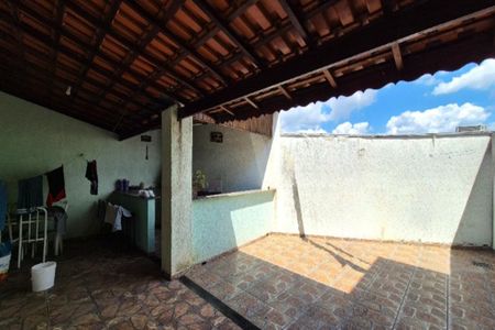 Casa à venda com 112m², 2 quartos e 1 vaga Casa à venda com 112m², 2 quartos e 1 vagaQuintal