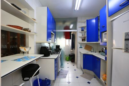 Apartamento à venda com 74m², 3 quartos e 2 vagas Apartamento à venda com 74m², 3 quartos e 2 vagascozinha
