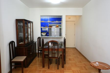 Apartamento à venda com 74m², 3 quartos e 2 vagas Apartamento à venda com 74m², 3 quartos e 2 vagasSala