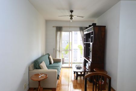 Sala  de apartamento à venda com 3 quartos, 74m² em Vila Suzana, São Paulo