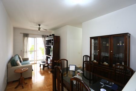 Apartamento à venda com 74m², 3 quartos e 2 vagas Apartamento à venda com 74m², 3 quartos e 2 vagasSala