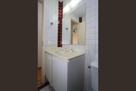 Apartamento à venda com 74m², 3 quartos e 2 vagas Apartamento à venda com 74m², 3 quartos e 2 vagasBanheiro