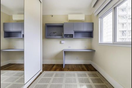 Apartamento à venda com 157m², 3 quartos e 3 vagas