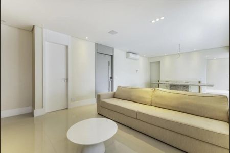 Apartamento à venda com 3 quartos, 157m² em Vila Nova Conceição, São Paulo