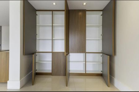 Apartamento à venda com 157m², 3 quartos e 3 vagas