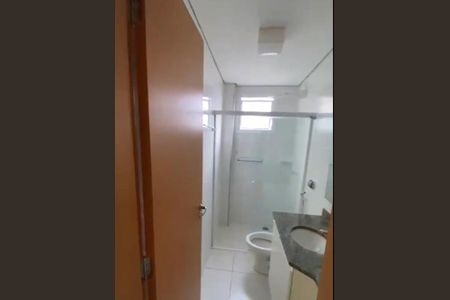 Banheiro de apartamento para alugar com 1 quarto, 46m² em Centro, Uberlândia