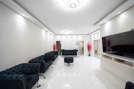 Casa para alugar com 350m², 4 quartos e 5 vagas Casa para alugar com 350m², 4 quartos e 5 vagasSala