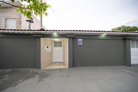 Casa para alugar com 350m², 4 quartos e 5 vagas Casa para alugar com 350m², 4 quartos e 5 vagasFachada