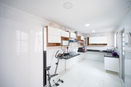 Casa para alugar com 350m², 4 quartos e 5 vagas Casa para alugar com 350m², 4 quartos e 5 vagasCozinha