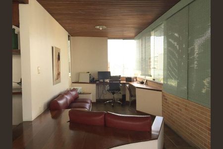 Apartamento à venda com 4 quartos, 700m² em Higienópolis, São Paulo