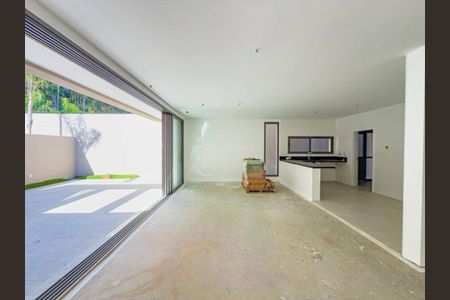 Casa à venda com 3 quartos, 230m² em Centro Empresarial Tamboré, Santana de Parnaíba