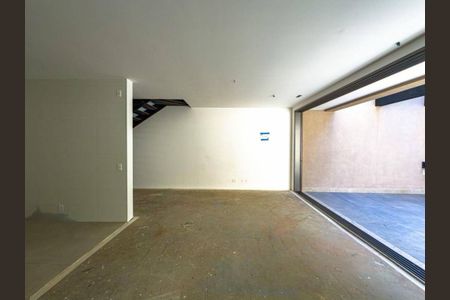 Casa à venda com 3 quartos, 230m² em Centro Empresarial Tamboré, Santana de Parnaíba