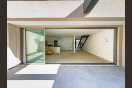 Casa à venda com 230m², 3 quartos e 3 vagas